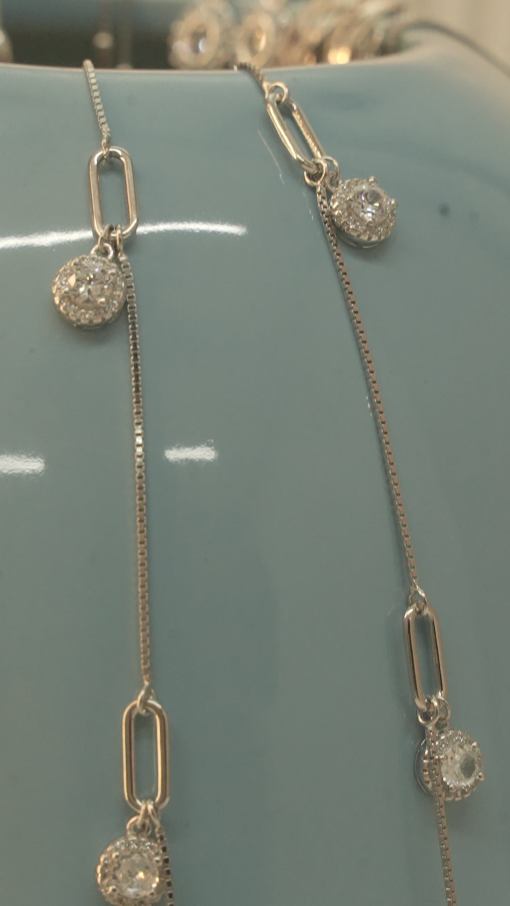 Paperclip Link American Diamond Halo Payal